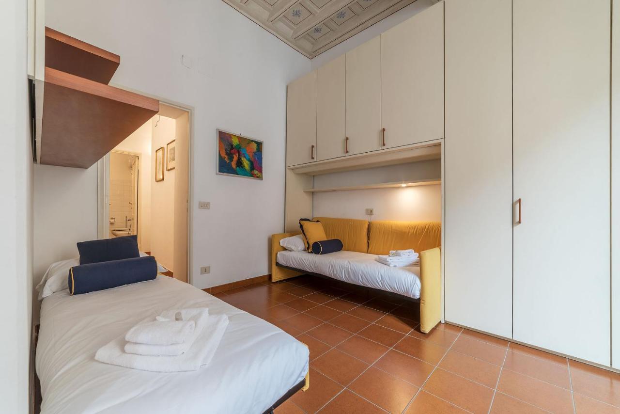 History And Modernity Meet By Fromhometorome Roma